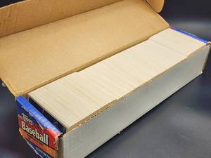 lot 390 image: 1993 Topps Baseball Card Set Open Item