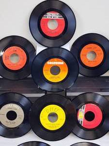 lot 256 image: 16 Assorted Vintage Johnny Cash 45 RPM 7 Records