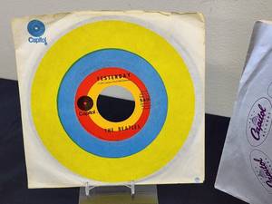 lot 252 image: (2) Rare Vintage The Beatles 7 45 Vinyl Records in Sleeves