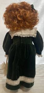 lot GB05 image: Gotz Symantha Limited Edition Doll