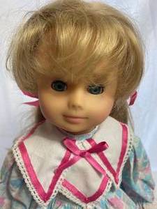 lot GB84 image: Vintage Signed 19 Spring Blond Gotz Doll