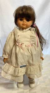 lot GB87 image: Collection of 3 Engel Puppe Dolls