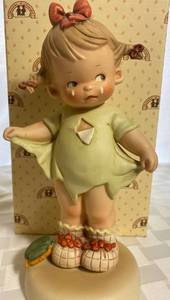 lot GB98 image: Memories of Yesterday Large Size 9 Figurines - Mommy, I Teared It & Here Comes The Bride-God Bless Her