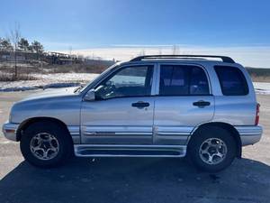 2001 Chevrolet Tracker LT - 4X4