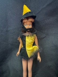 lot 33 image: Vintage Skipper Doll Wearing Masquerade Outfit