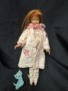 lot 54 image: Vintage Skipper Dreamtime Robe Pink Flannel Nightgown