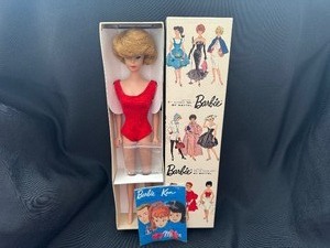 lot 56 image: Barbie Ash Blonde Bubble Cut No.850 with Box