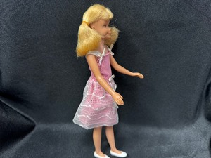 lot 86 image: Vintage Skipper Barbie Wearing Pink Dress