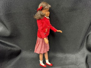 lot 92 image: Vintage Skipper Wearing Red and White School Girl Outfit