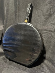 lot 104 image: 1961 Vintage Barbie Hat Box Style Carrying Case