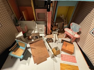 lot 117 image: Vintage Barbie Ideal Cardboard House with Furniture