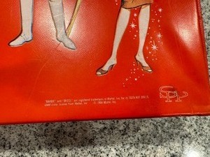 lot 127 image: Barbie and Midge Carrying Case