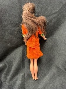 lot 135 image: Vintage Barbie - Hallow Body Wearing Orange Outfit