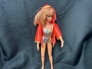 lot 140 image: Vintage Dramatic New Living Barbie Red Hair