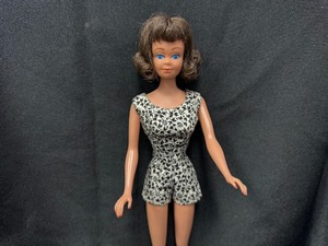 lot 156 image: Vintage Midge Barbie Wearing Black and White Floral Scoop Neck Playsuit