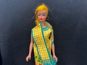 lot 209 image: Blonde Color Magic Barbie Wearing Sun Fun Outfit