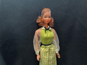 lot 214 image: Vintage Quick Curl Kelley Barbie in Original Green Gingham Dress
