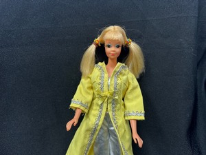 lot 228 image: Vintage Barbie Wearing Silver Polish Ensemble