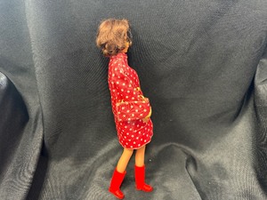 lot 244 image: Francie Barbie Wearing Raindrop Outfit