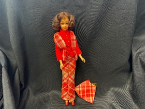 lot 245 image: Vintage Francie with Twiggy Outfit Plaid with Bendable Legs