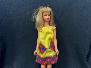 lot 259 image: Vintage Blonde Francie Wearing Summer Coolers with Bendable Legs