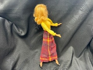 lot 270 image: Vintage Barbie Long N Fringy Bendable Legs