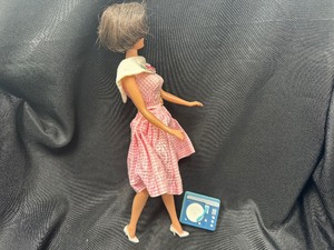 lot 276 image: Barbie Dancing Doll with Record Player Bendable Legs