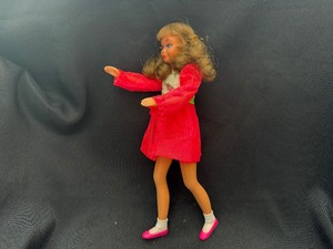 lot 281 image: Vintage Skipper Bendable Legs