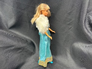 lot 293 image: Vintage Barbie Wearing Blue Royalty Dress Bendable Legs