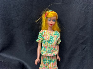 lot 301 image: Vintage Color Magic Blonde Barbie with Bendable Legs