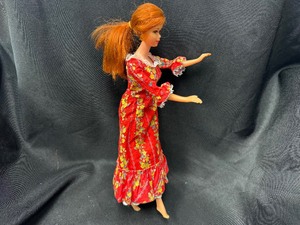 lot 331 image: Vintage Barbie Wearing Pleasantly Peasant Outfit with Bendable Legs