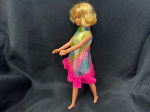 lot 340 image: Vintage Francie Wearing Floating In Outfit Bendable Legs