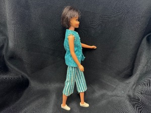 lot 343 image: Vintage Francie Doll with Bendable Legs
