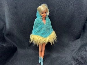 lot 355 image: Vintage Twiggy Wearing Corduroy Cape with Bendable Legs