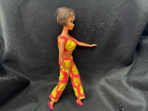 lot 359 image: Vintage Barbie Wearing Sunspots Outfit with Bendable Legs
