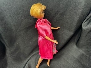 lot 362 image: Vintage American Girl Barbie with Bendable Legs