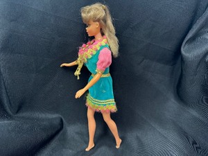 lot 364 image: Vintage Barbie Wearing Gypsy Spirit Outfit with Bendable Legs