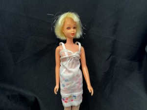 lot 369 image: Vintage Francie in First Things First with Bendable Legs