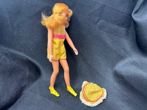 lot 377 image: Vintage Skipper Wearing Sunny Suity Outfit