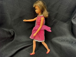 lot 387 image: Vintage Francie Wearing Silver Cage Outfit with Bendable Legs