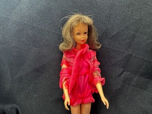 lot 388 image: Vintage Francie Wearing Snappy Snoozers with Bendable Legs