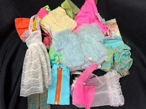 lot 403 image: Lot of Clothing Items