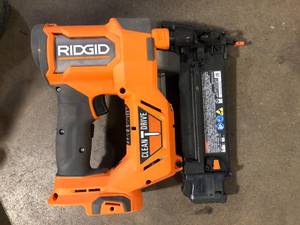 RIDGID 18V Brushless Cordless 18-Gauge 2-18 in. Brad Nailer (Tool Only) with CLEAN DRIVE Technology  Customer Returns See Pictures