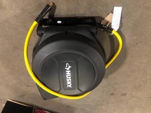 Husky 38 in. x 50 ft. Enclosed Hybrid Air Hose Reel Customer Returns See Pictures