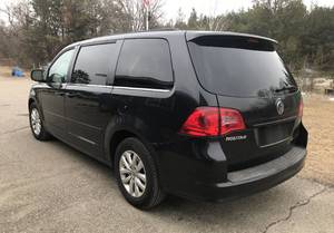 2012 Volkswagen Routan SE