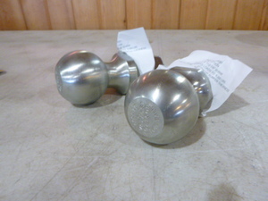 2 Valley 2 516 Tow Balls