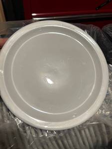 100 Plates. In crates of 25, used for catering. No chips or cracks