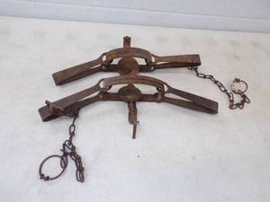 2 Large Victor Pan Traps