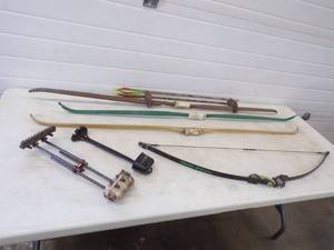 Bow and Arrows lot with Quivers