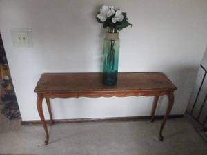 Solid Wood Sofa Table Set with Vase